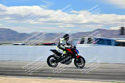 media/Mar-25-2024-Moto Forza (Mon) [[8d4319bd68]]/4-Novice Group/Session 4 Front Straight Speed Pans/